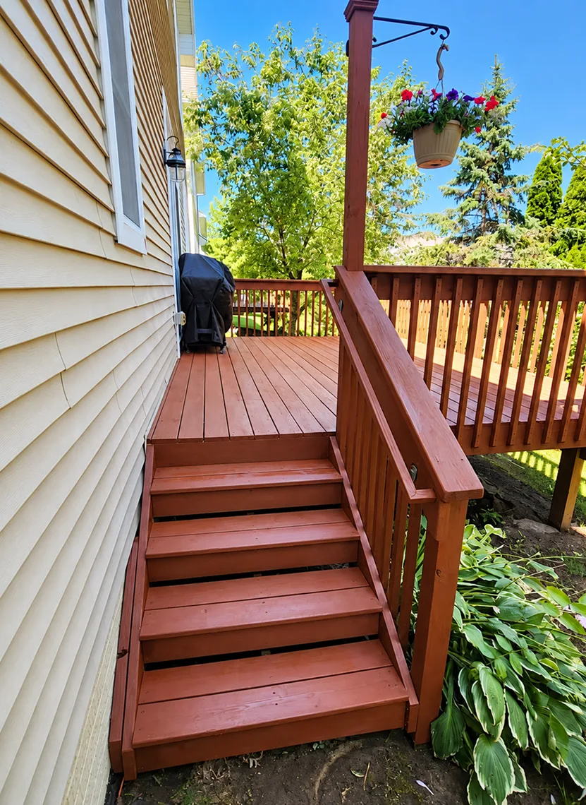 Deck cleaning and refinishing in Ann Arbor, Michigan